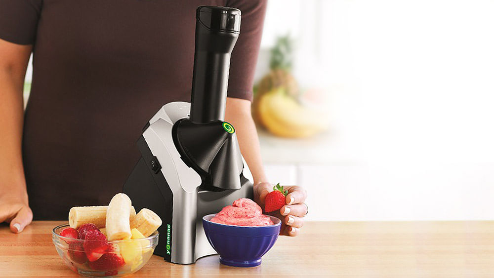  Yonanas 988RD Deluxe Vegan, Dairy-Free Frozen Fruit Soft Serve  Maker, Includes 75 Recipes, 200 W, Red: Home & Kitchen